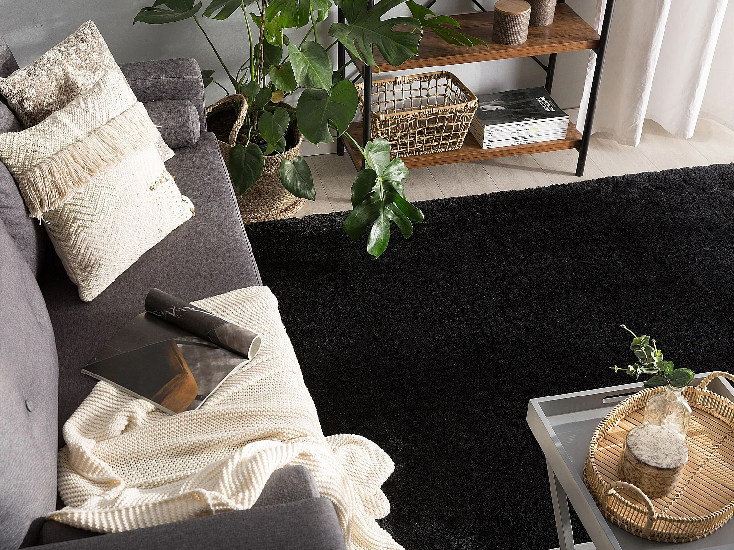Tapis 140 x 200 cm noir EVREN