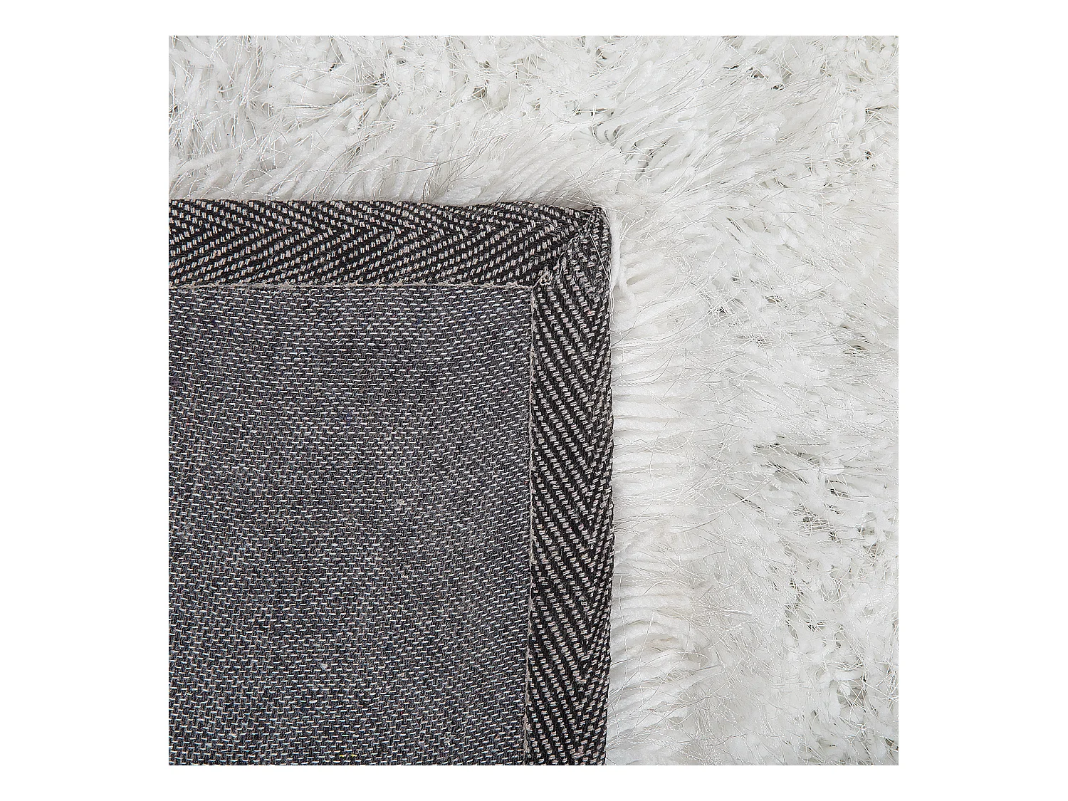 Eleganter weißer Teppich aus Polyester Hochflor 80 x 150 cm Cide