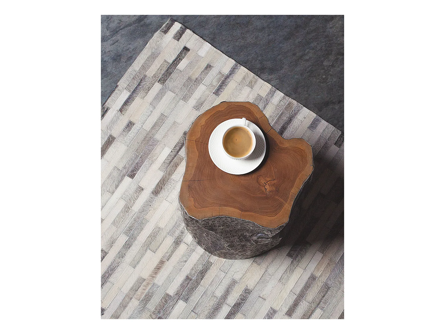 Origineller, moderner Teppich aus Echtleder grau 160 x 230 cm Ahilli