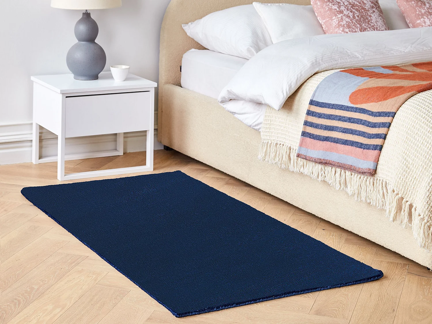 Tapis en viscose bleu marine 80 x 150 cm GESI II