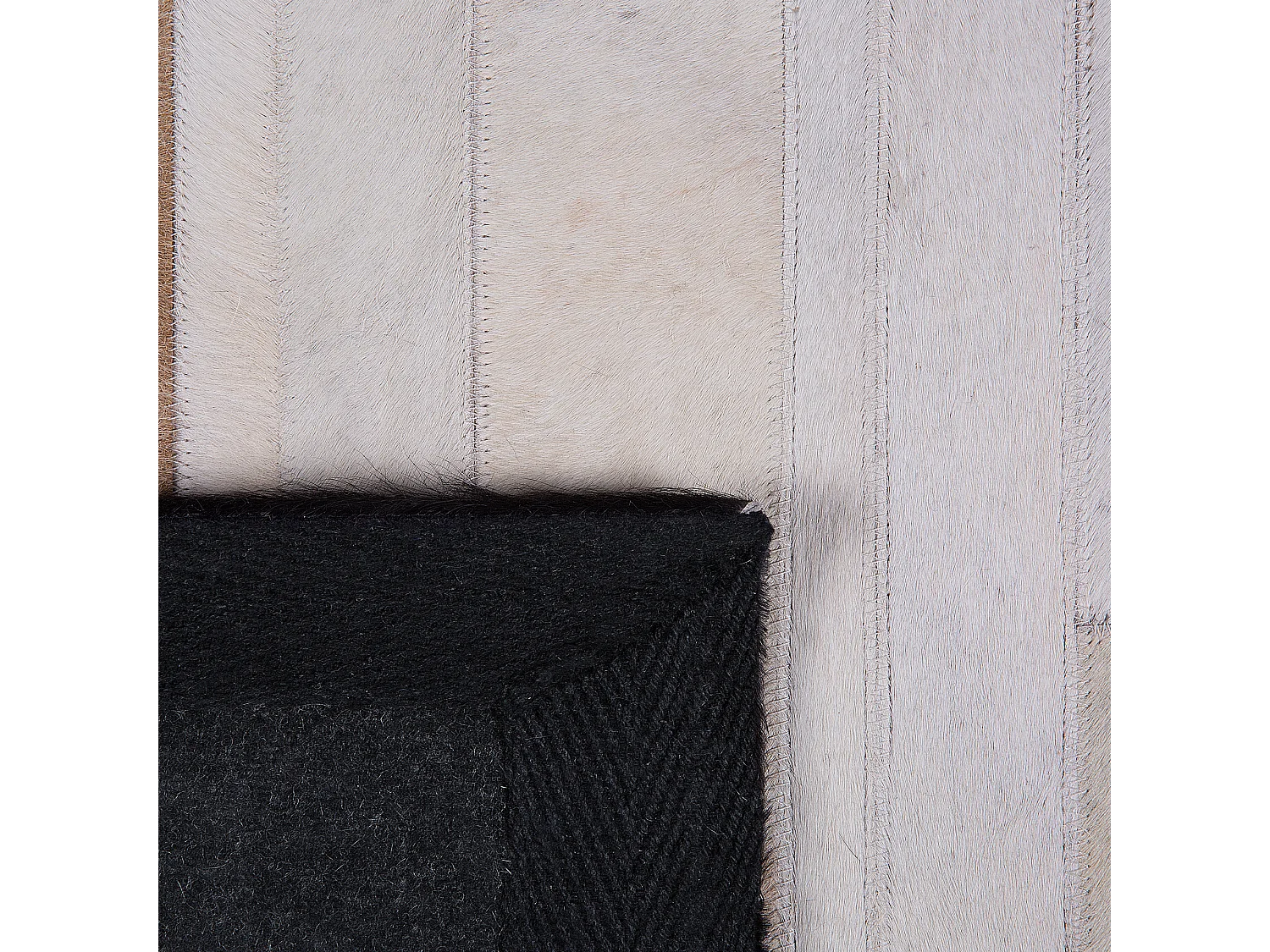 Tappeto in pelle nera e beige 160 x 230 cm DALYAN