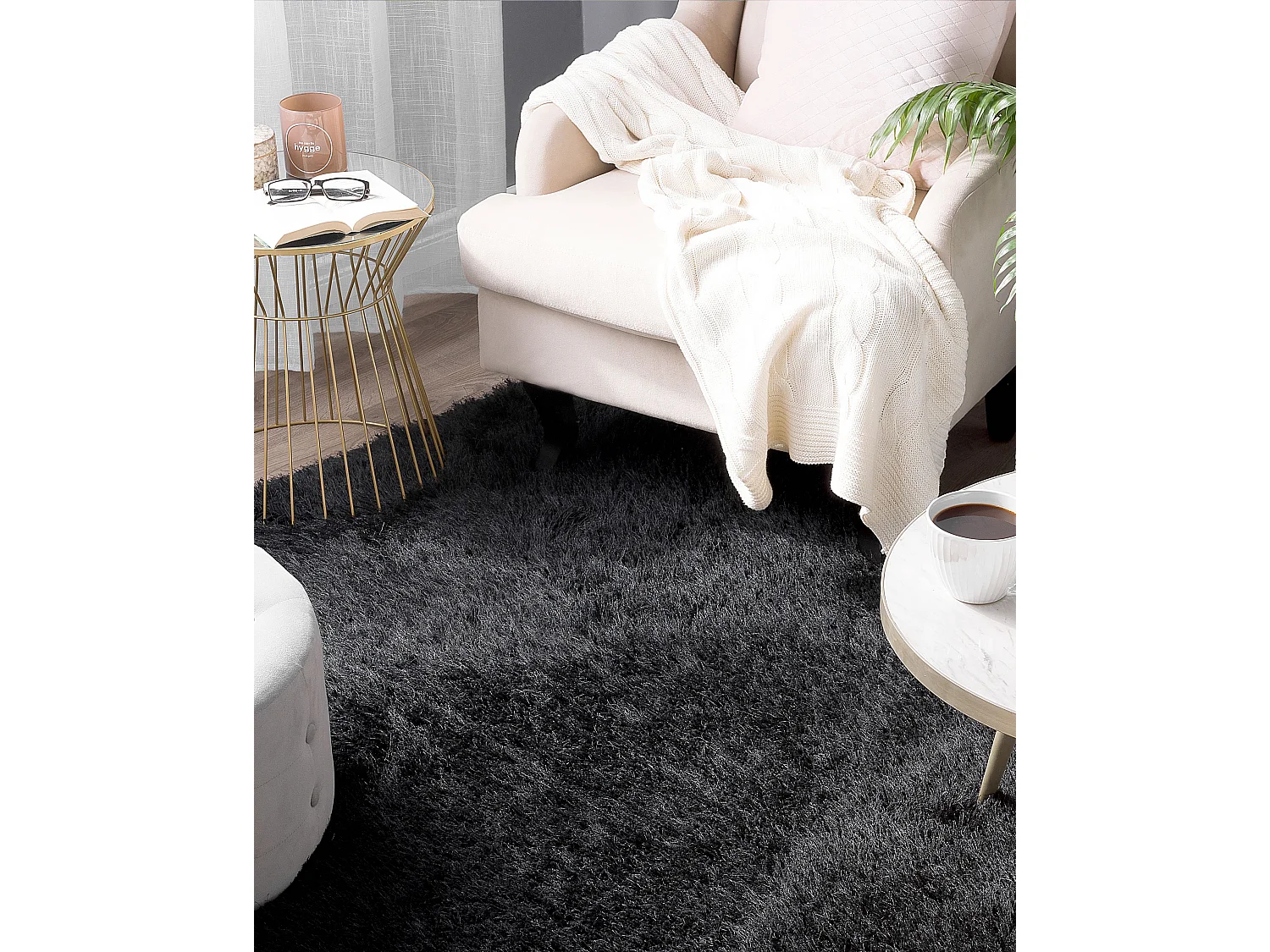 Eleganter schwarzer Teppich aus Polyester Hochflor 200 x 300 cm Cide