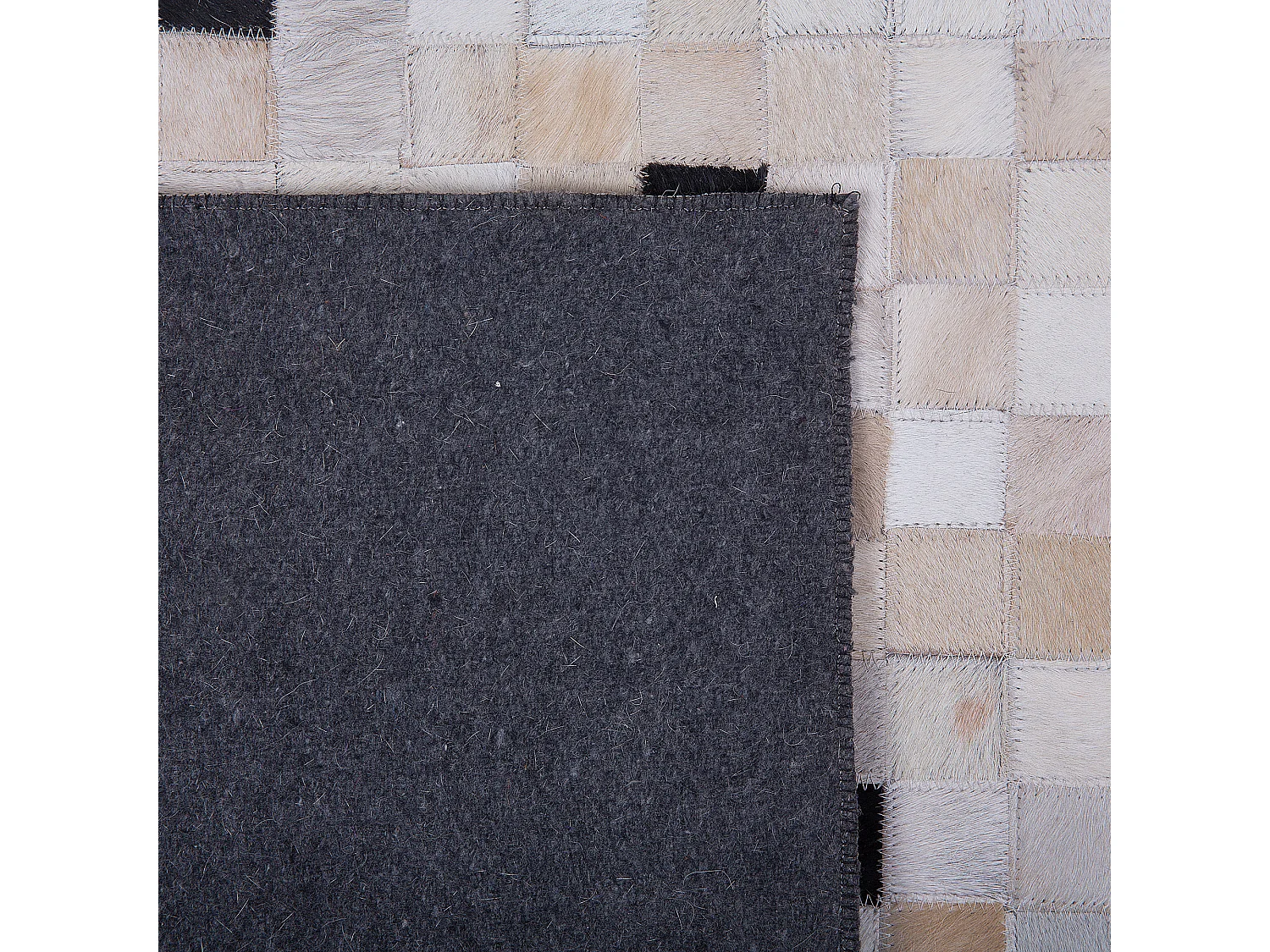 Vloerkleed ERFELEK 140 x 200 cm Leer Zwart