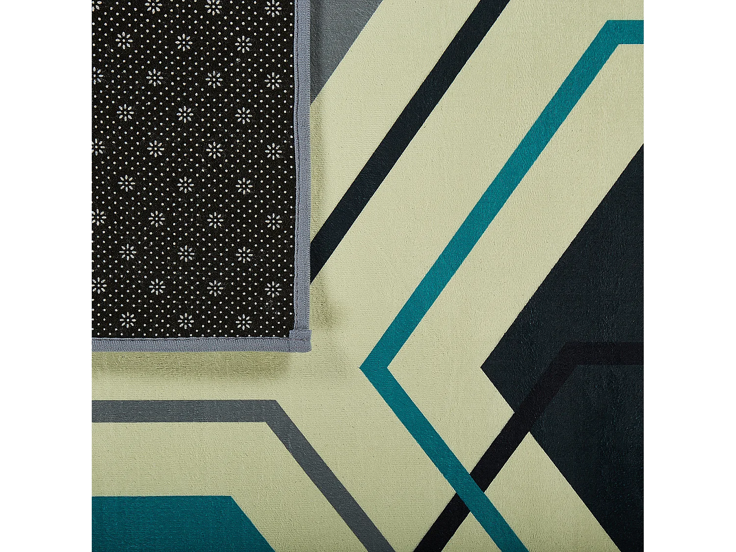 Tappeto a pelo corto multicolore 140 x 200 cm GIRESUN