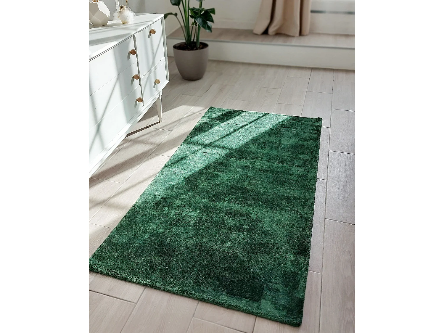 Teppich Viskose dunkelgrün 80 x 150 cm Kurzflor GESI II