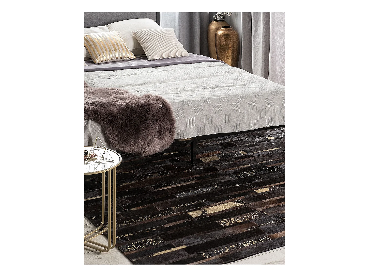 Moderner Lederteppich eckig Braun/Gold 140 x 200 cm Artvin