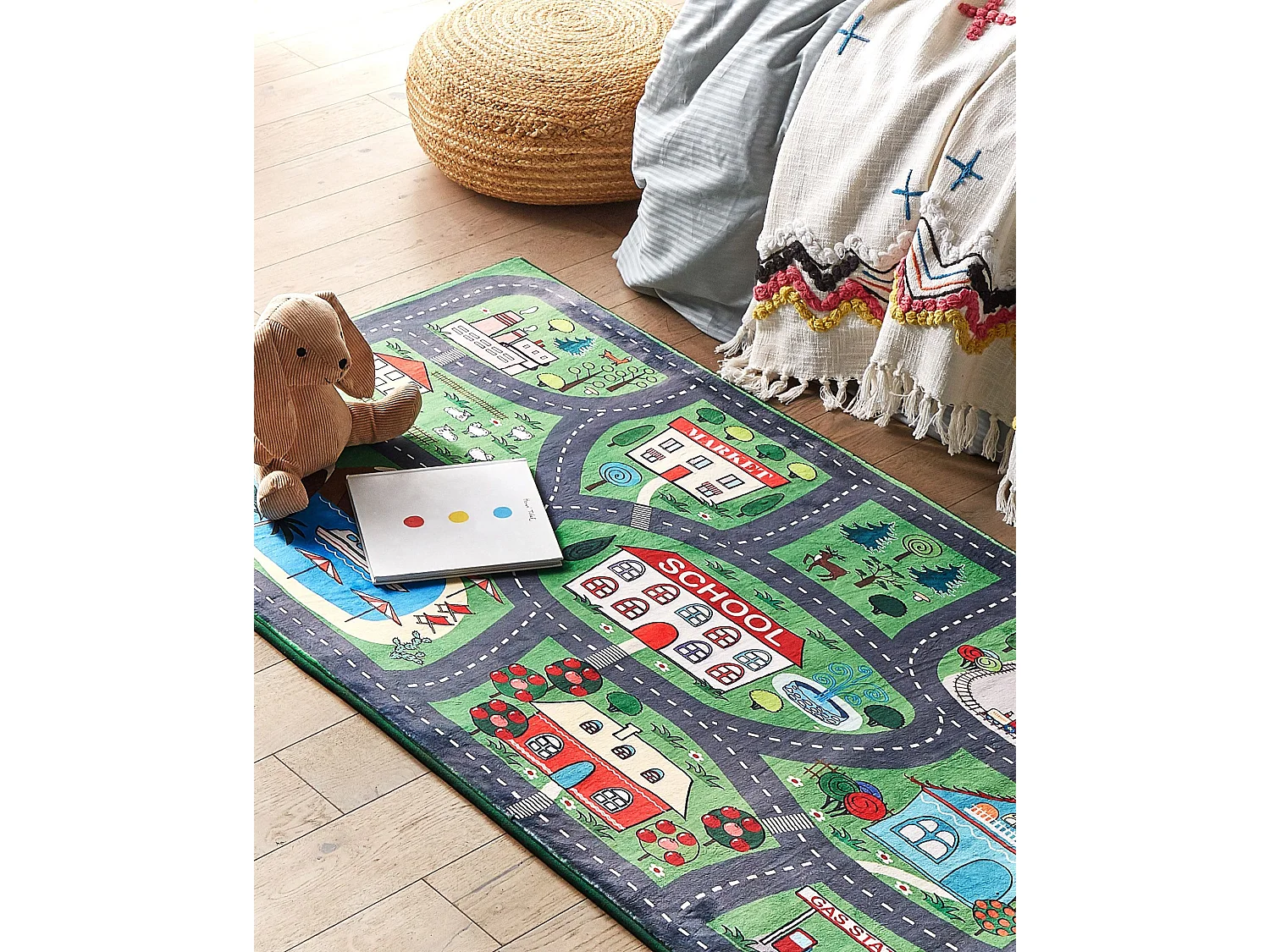 Origineller Teppich grün 80 x 150 cm Stadt-Motiv Tutak