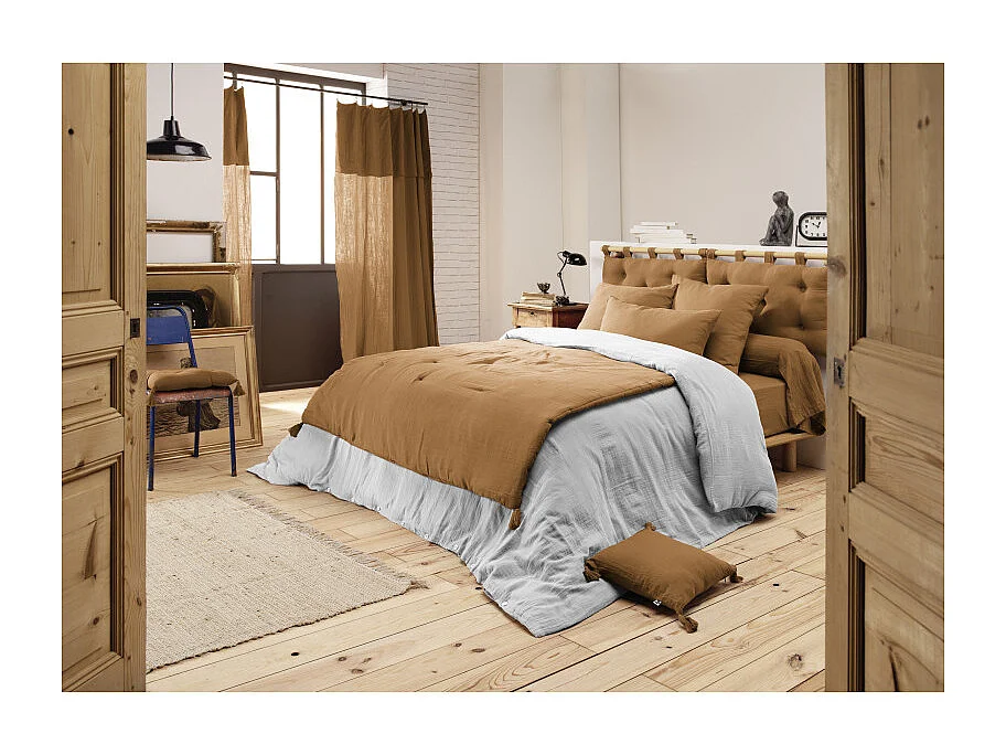 Édredon 150 x 150 cm en gaze de coton camel avec 4 pompons - PEPA