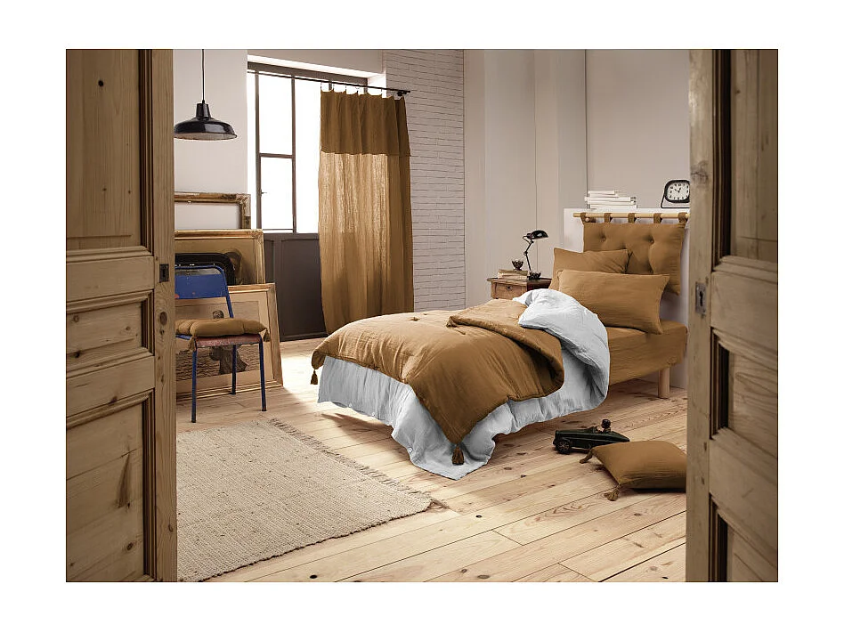 Édredon 150 x 150 cm en gaze de coton camel avec 4 pompons - PEPA