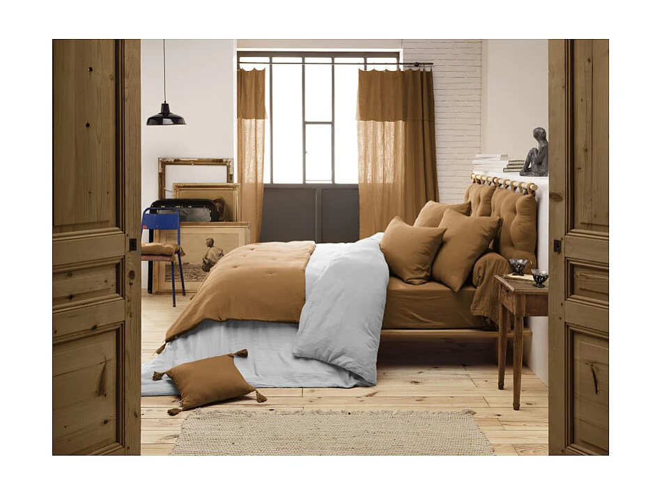 Édredon 150 x 150 cm en gaze de coton camel avec 4 pompons - PEPA