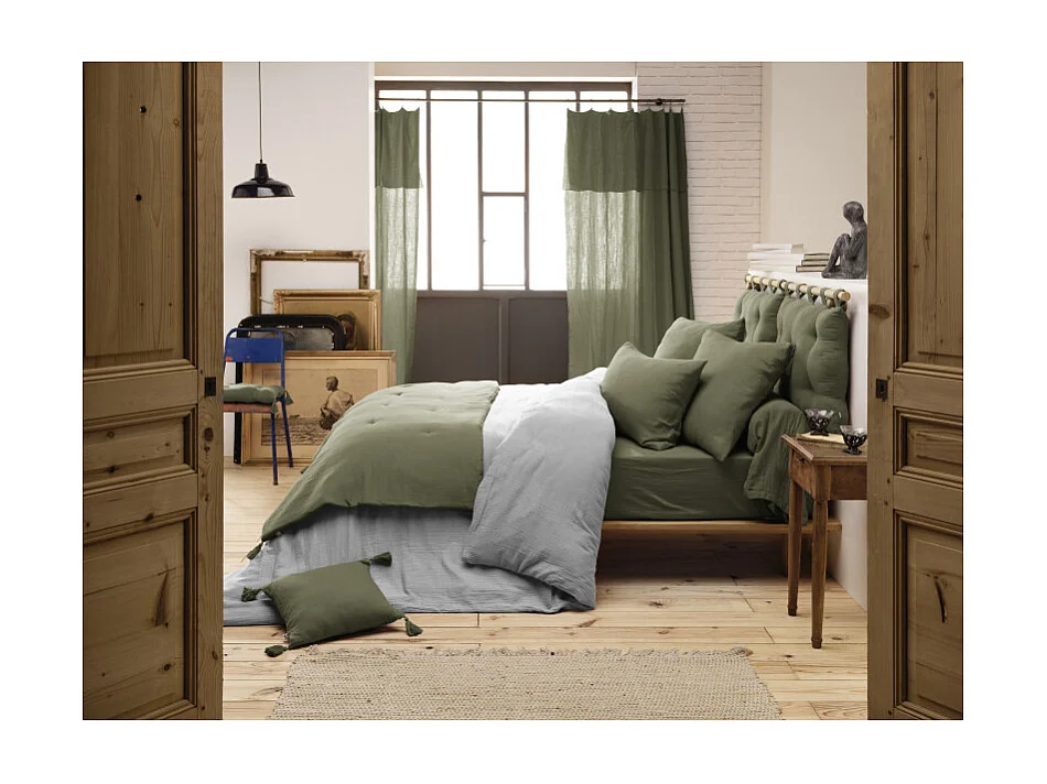 Édredon 150 x 150 cm en gaze de coton vert avec 4 pompons - PEPA