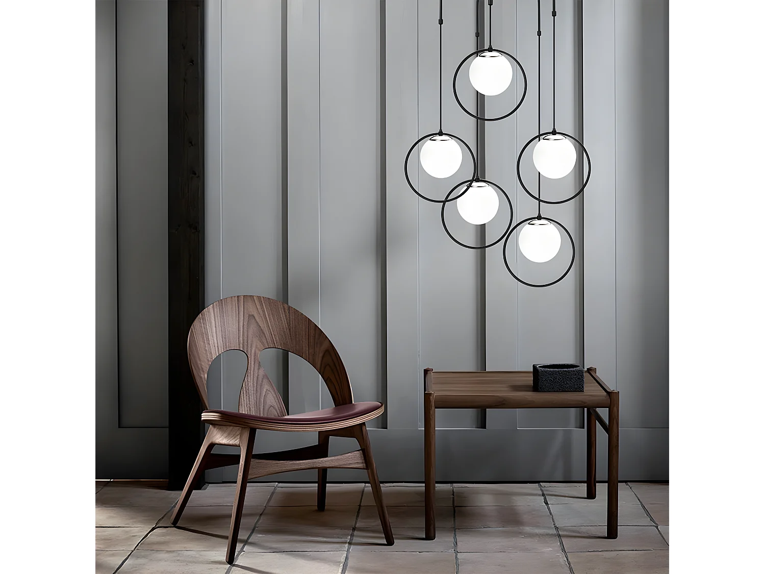 Suspension noire Escott en forme d'anneau et 5 sphères en verre 5xE27