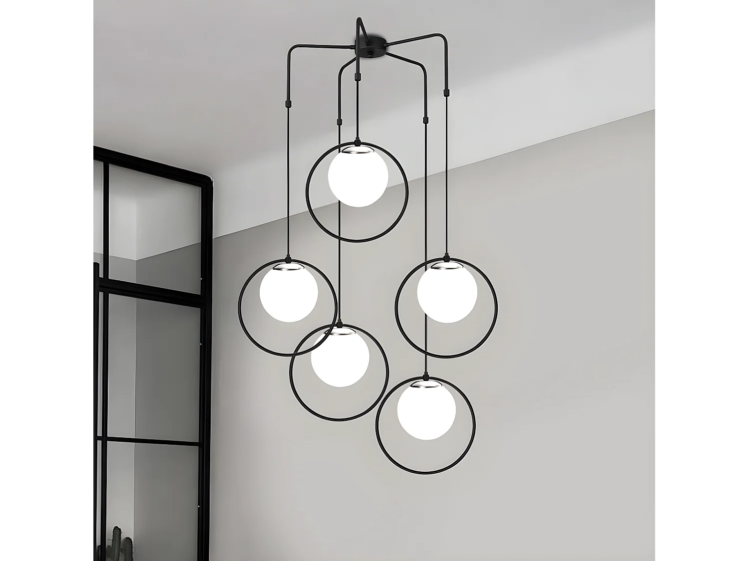 Suspension noire Escott en forme d'anneau et 5 sphères en verre 5xE27