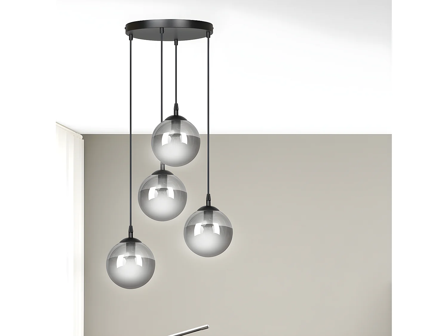 Suspension moderne noire Sagan avec 4 sphères en verre gris 4xE14 ø40cm