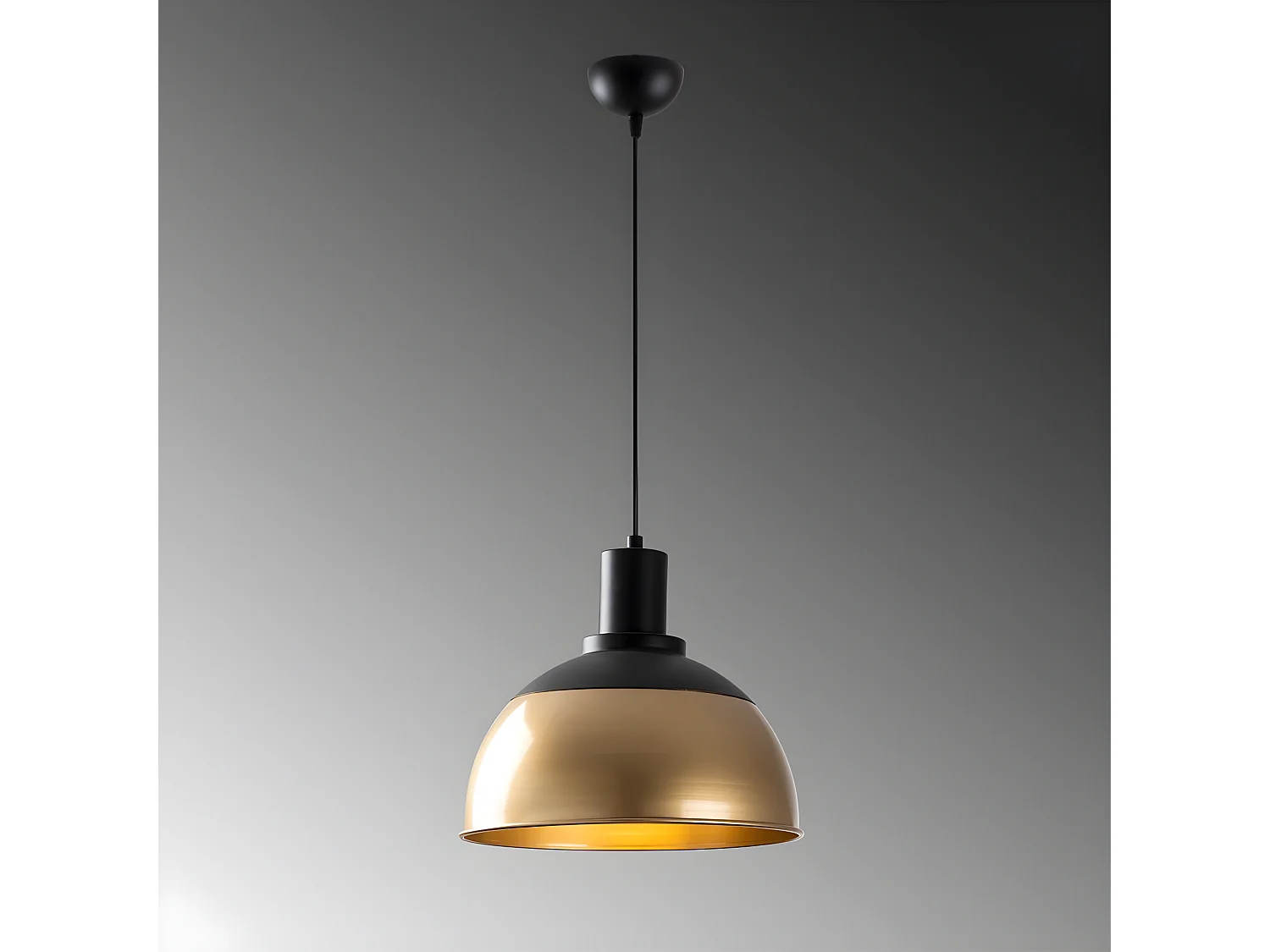 Suspension moderne Momo avec abat-jour vintage noir et doré 1xE27 ø30cm