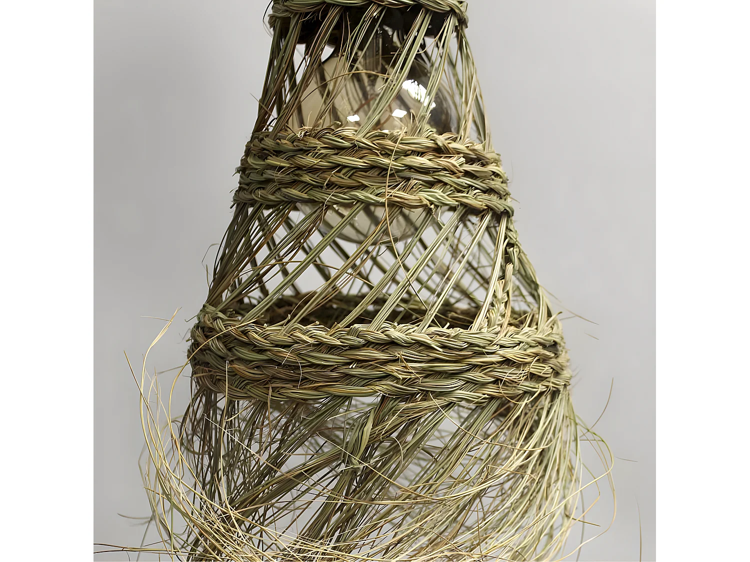 Suspension faite main en sparte Siegra avec longues franges 1xE27 ø27cm