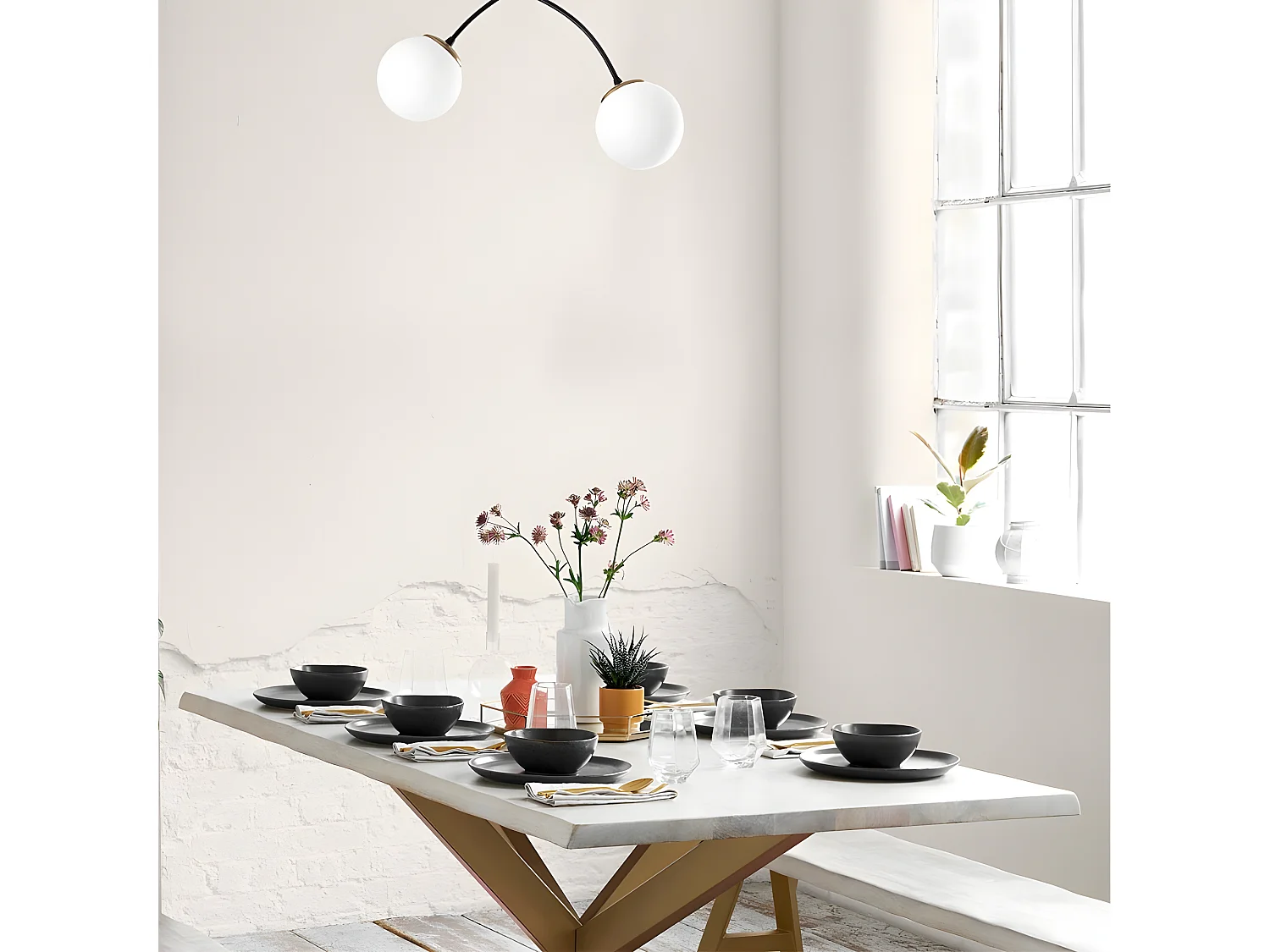 Plafoniera moderna Mosoma con struttura in metallo nero e 2 sfere in vetro 2xE27