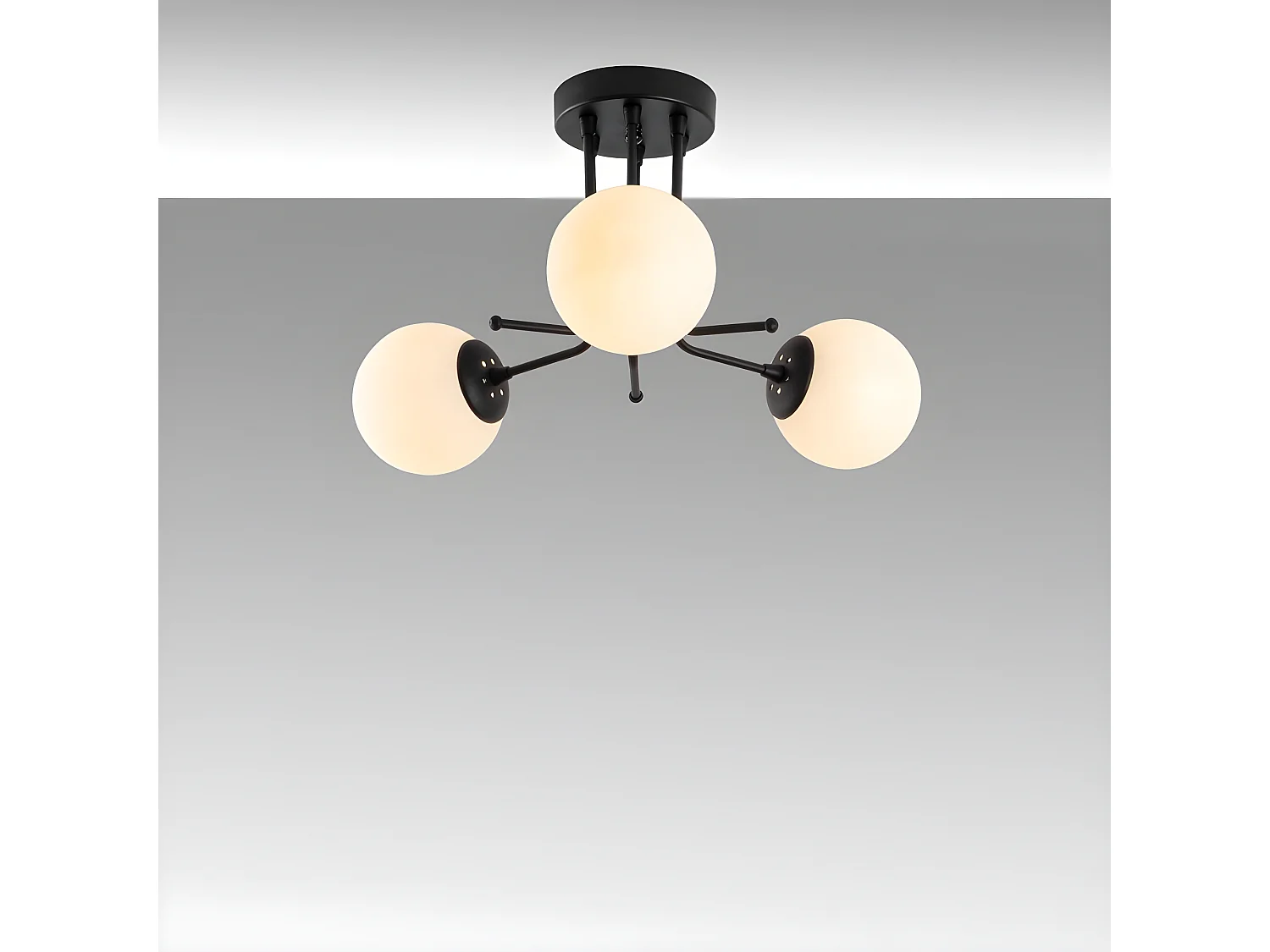 Zwarte Plafondlamp Marga met 3 witte glazen bollen 3xE27 ø48cm