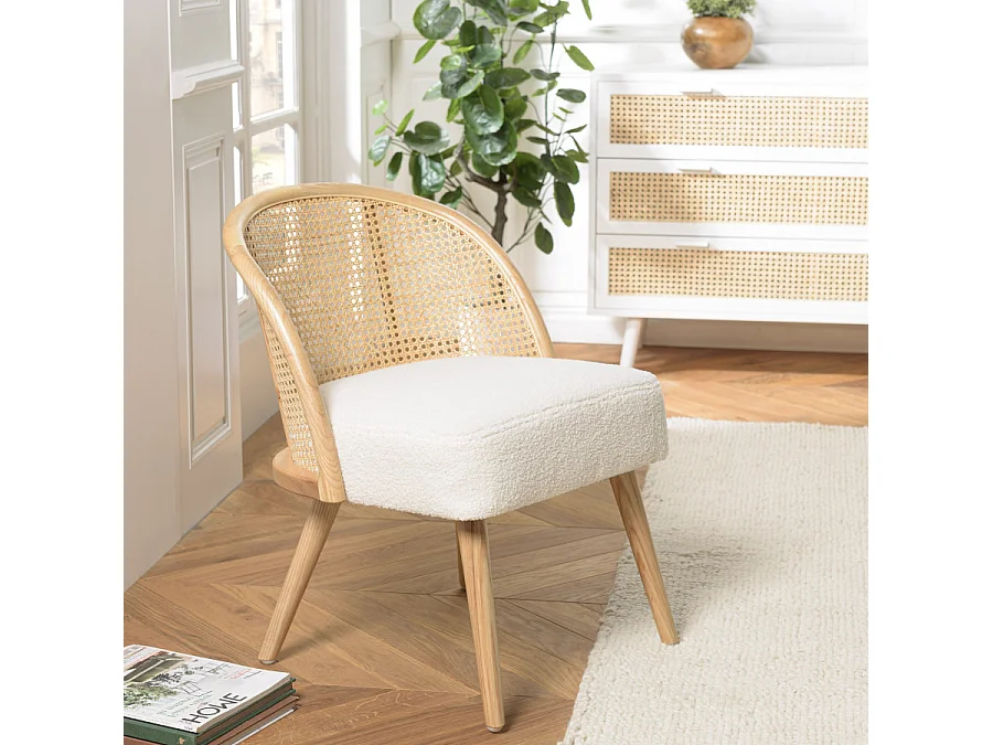 AGATHE - Chaise basse Hévéa dossier rotin assise tissu bouclette blanc