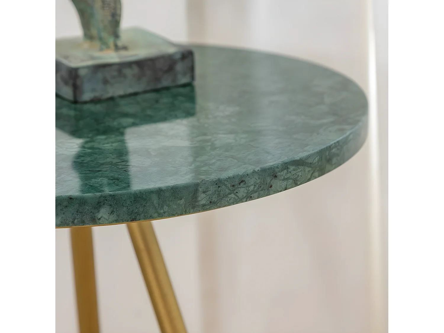 Bout de canapé en marbre Eva