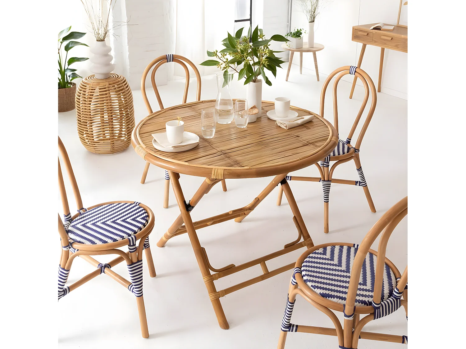 Table ronde en bambou 4 places Soline