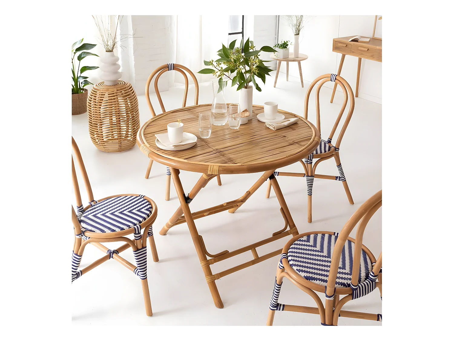 Table ronde en bambou 4 places Soline
