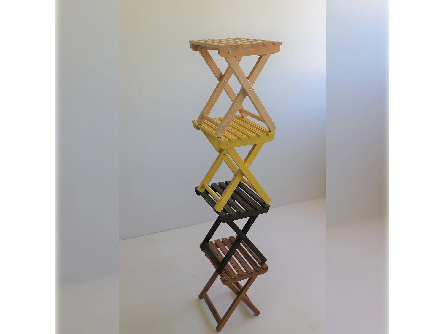 Tabouret PESCADOR en bois, finition huilée, 33x25x36 cm