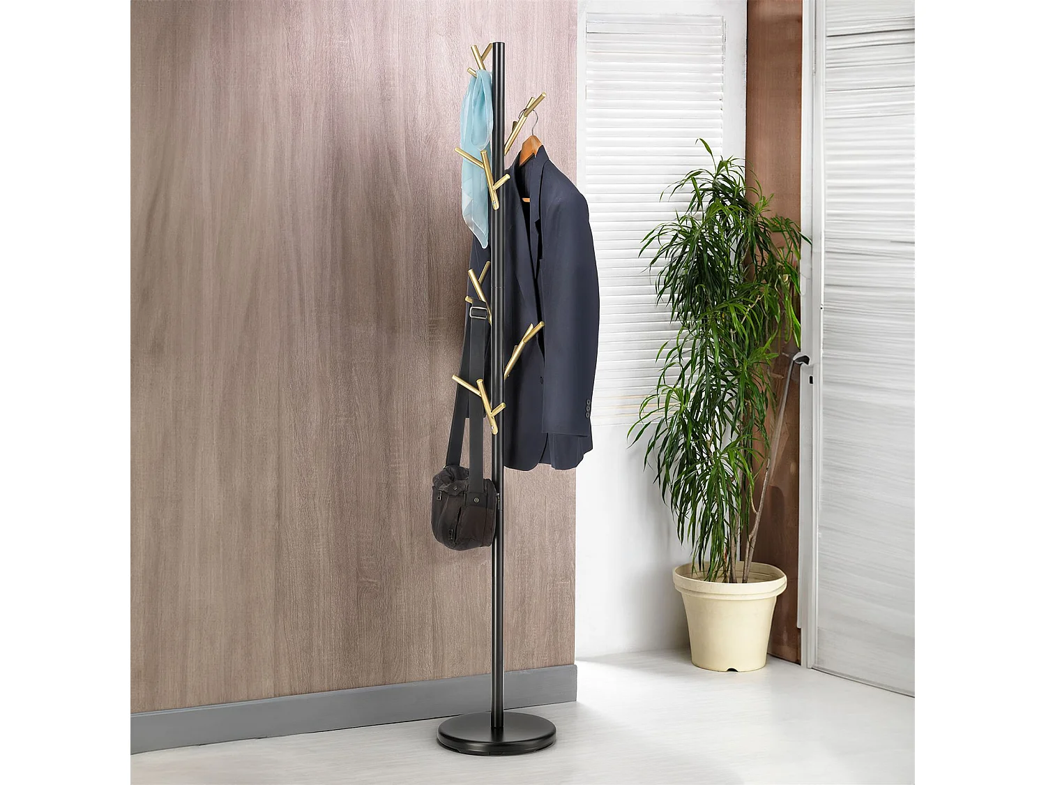 Porte-manteaux ZENO portant à vêtements sur pied en forme d'arbre, 6 crochets sur différentes hauteurs, en métal laqué noir/doré