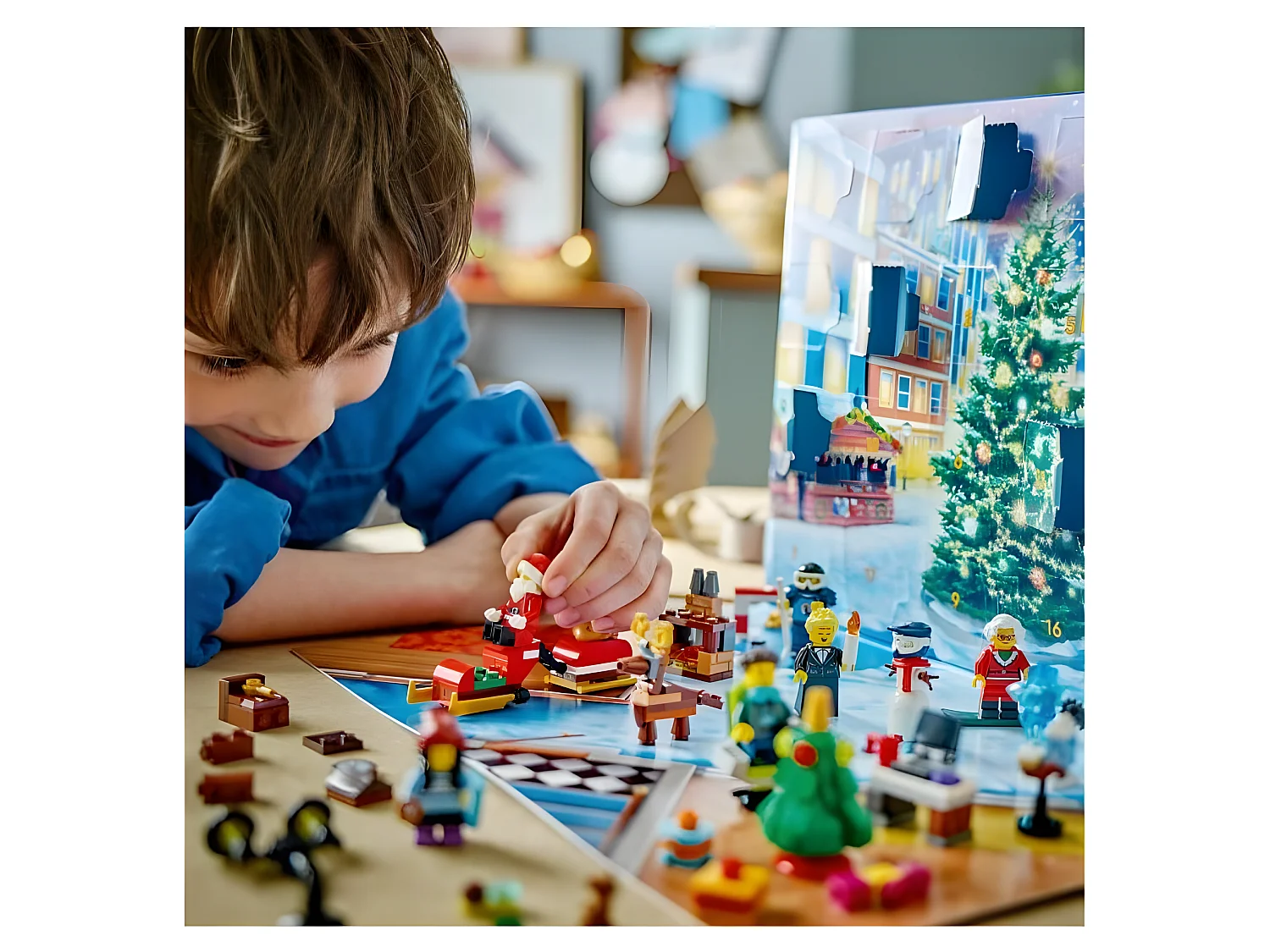 LEGO City 60381 Calendrier de l'Avent 2023, avec 24 Cadeaux dont Figurines du Pere Noël et du Renne, Cadeau de Noël