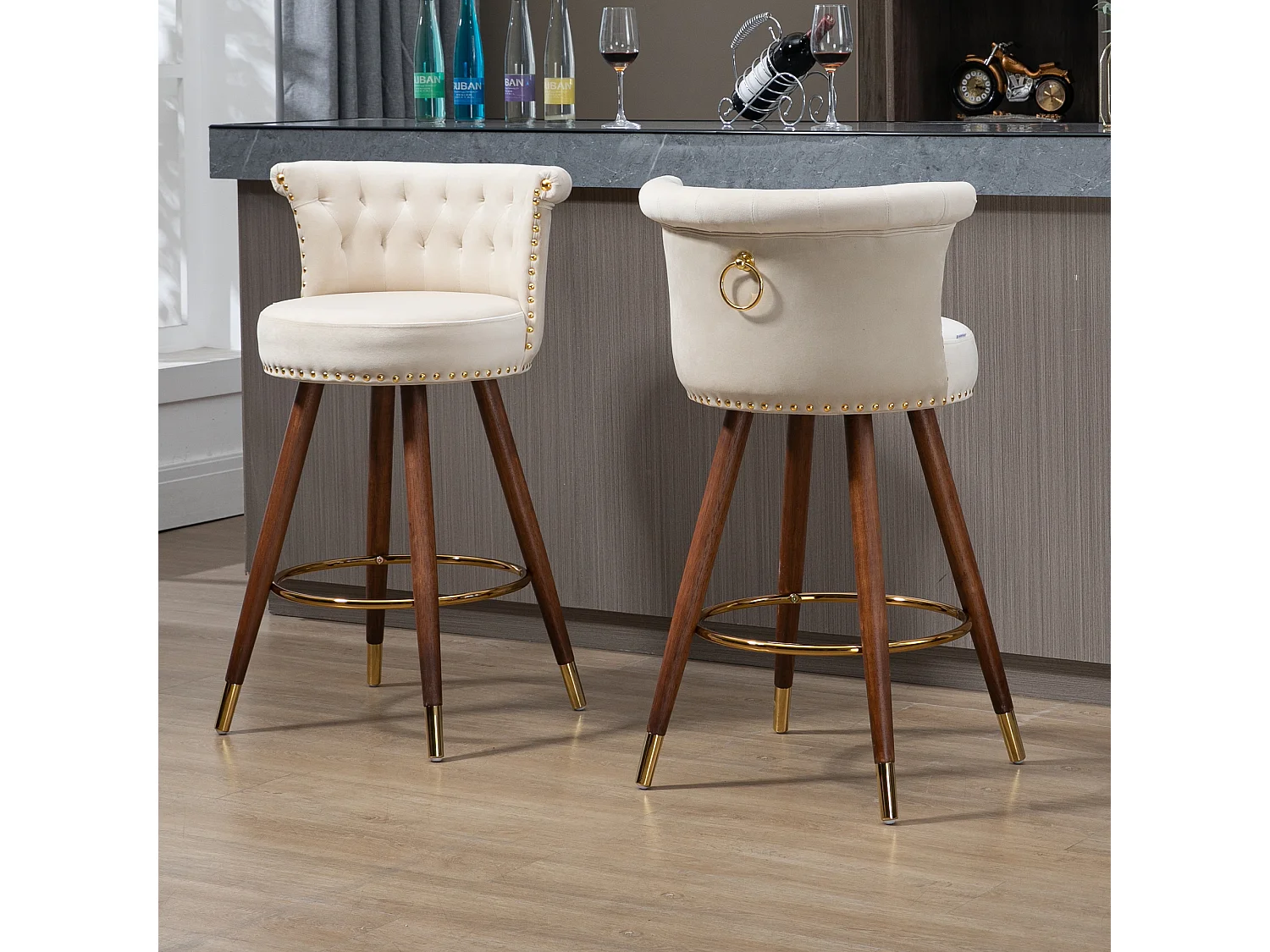 Draaibare kinderstoelen met rugleuning en voetsteun