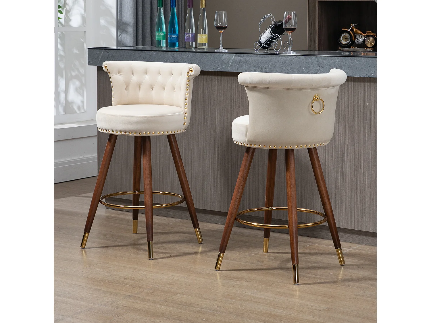 Draaibare kinderstoelen met rugleuning en voetsteun