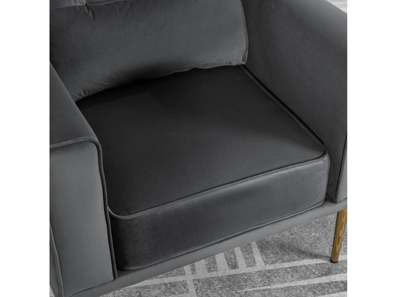 Sofa moderne en velours avec siège coussiné et pieds métalliques dorés