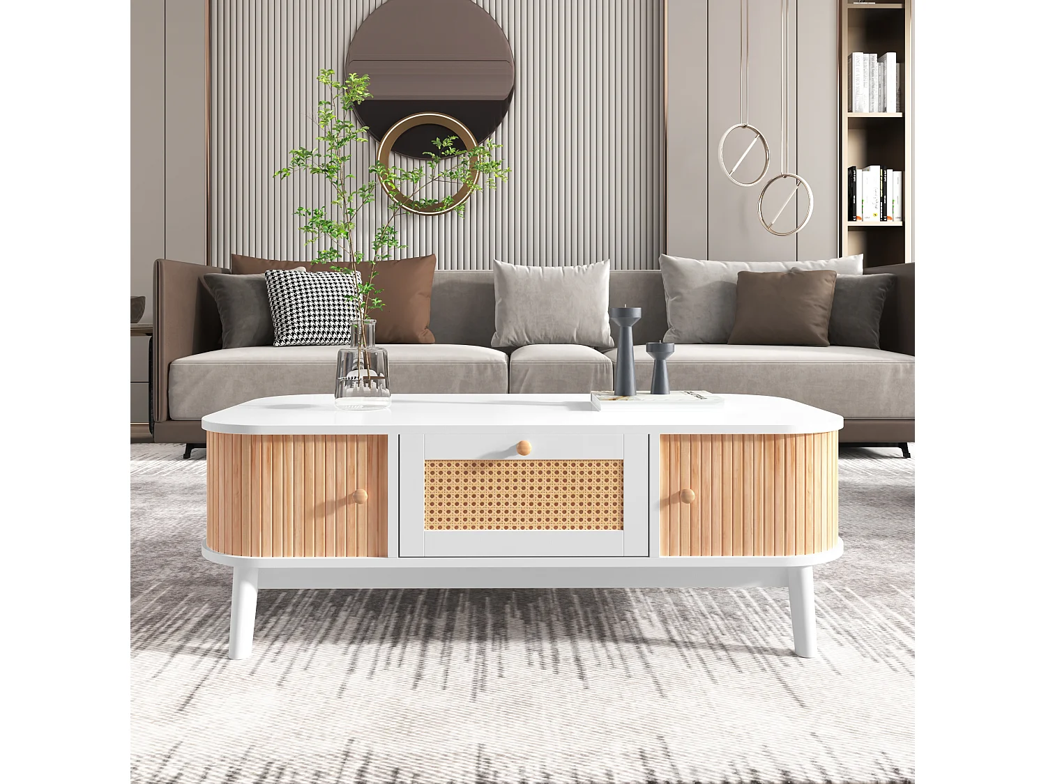 Mesa de centro de ratán con cajones y puertas en estilo rústico natural.