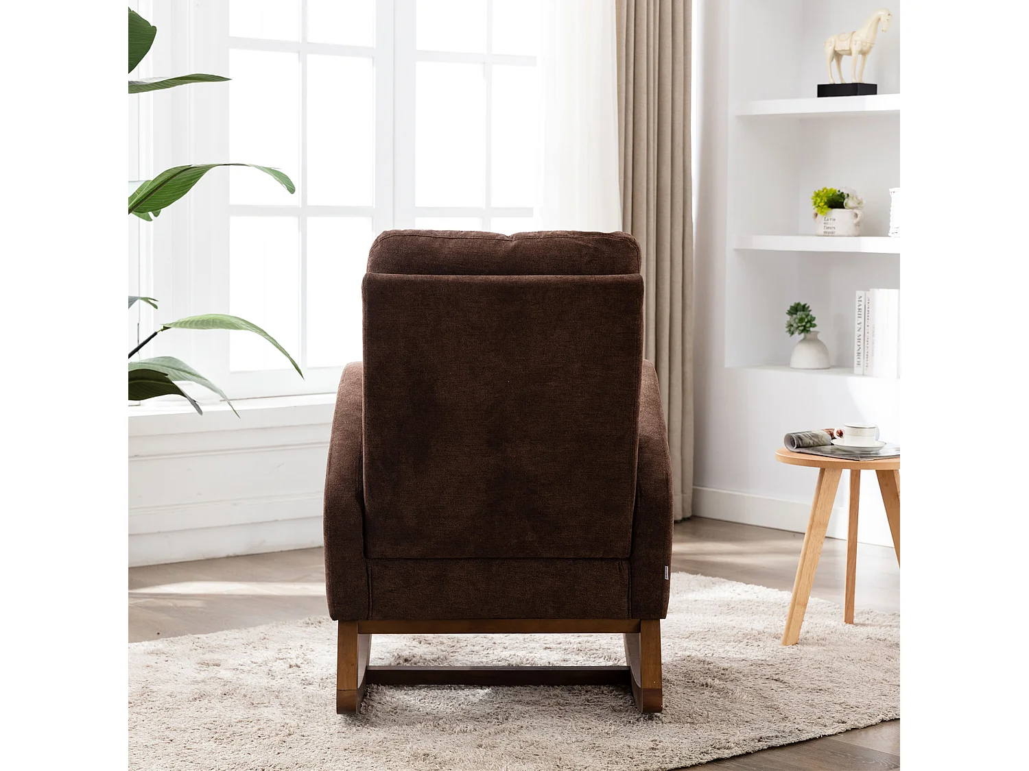 Comoda sedia a dondolo per soggiorno