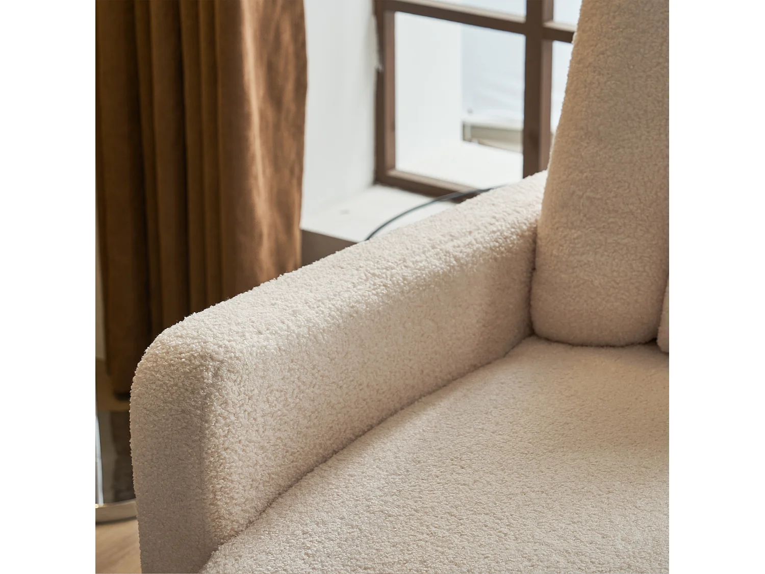 Chaise confortable avec repose-pieds et cadre rotatif en métal