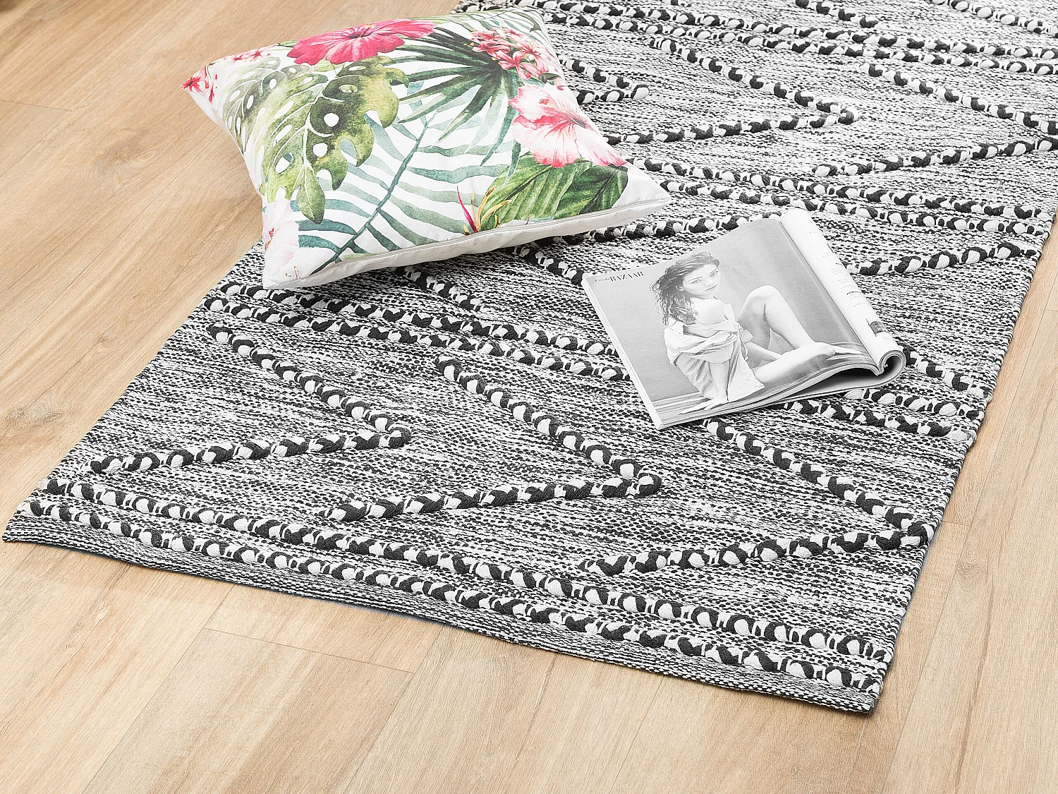 Tapis noir et blanc 80 x 150 cm TERMAL