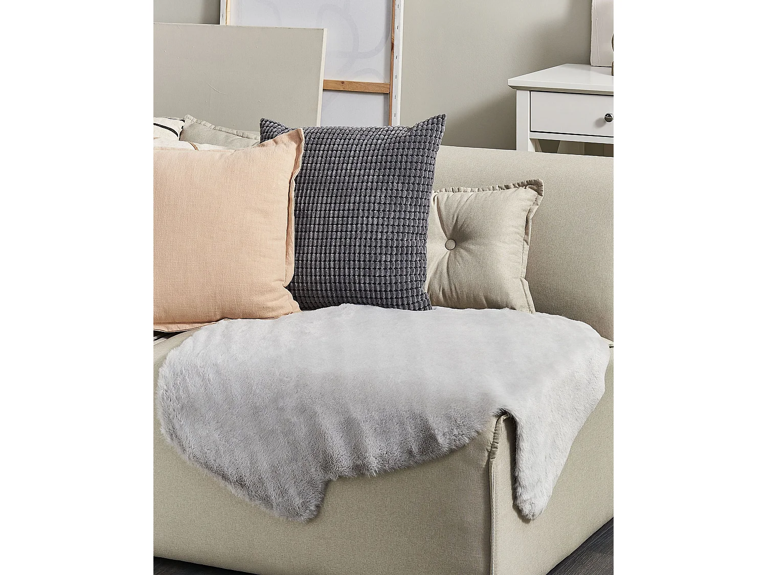 Tapis en fausse fourrure UNDARA Gris clair 60 x 90 cm