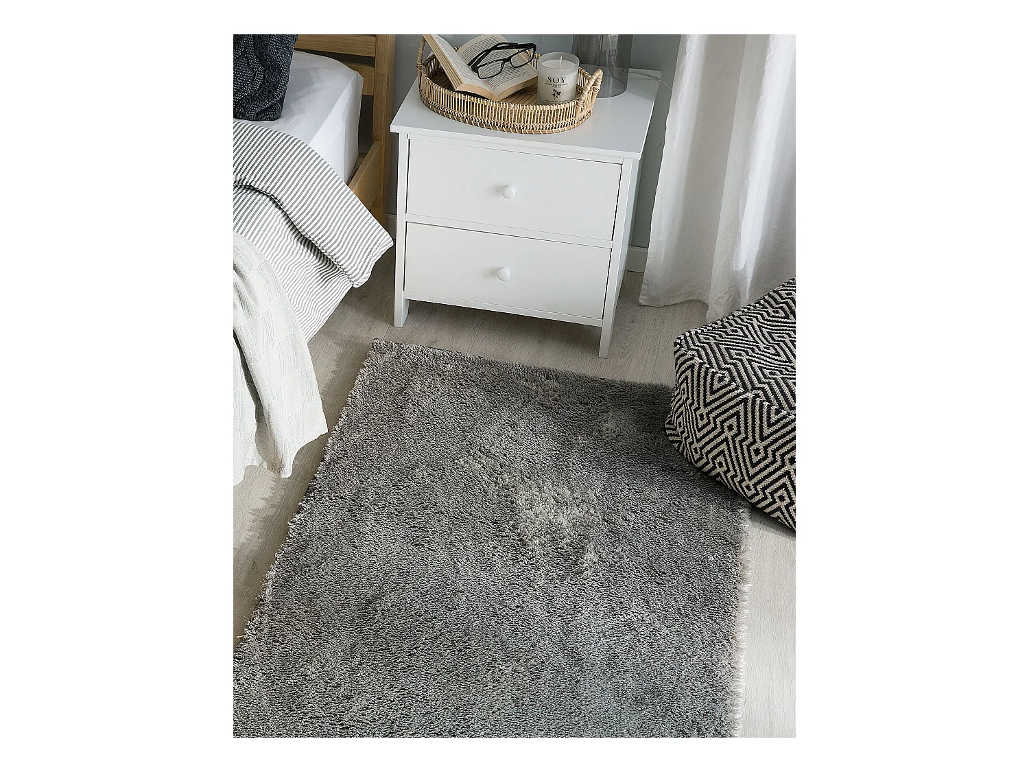 Vloerkleed polyester lichtgrijs 80 x 150 cm EVREN