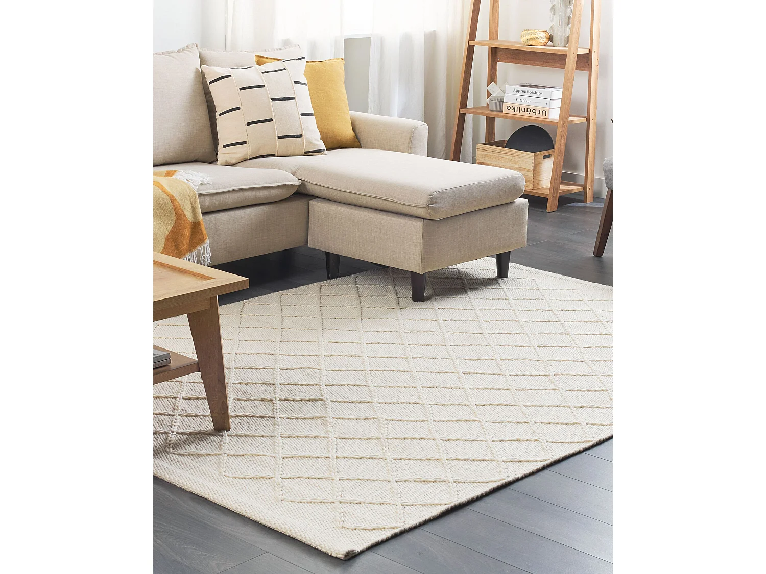 Eleganter handgewebter cremeweißer Wollteppich 140 x 200 cm Ellek