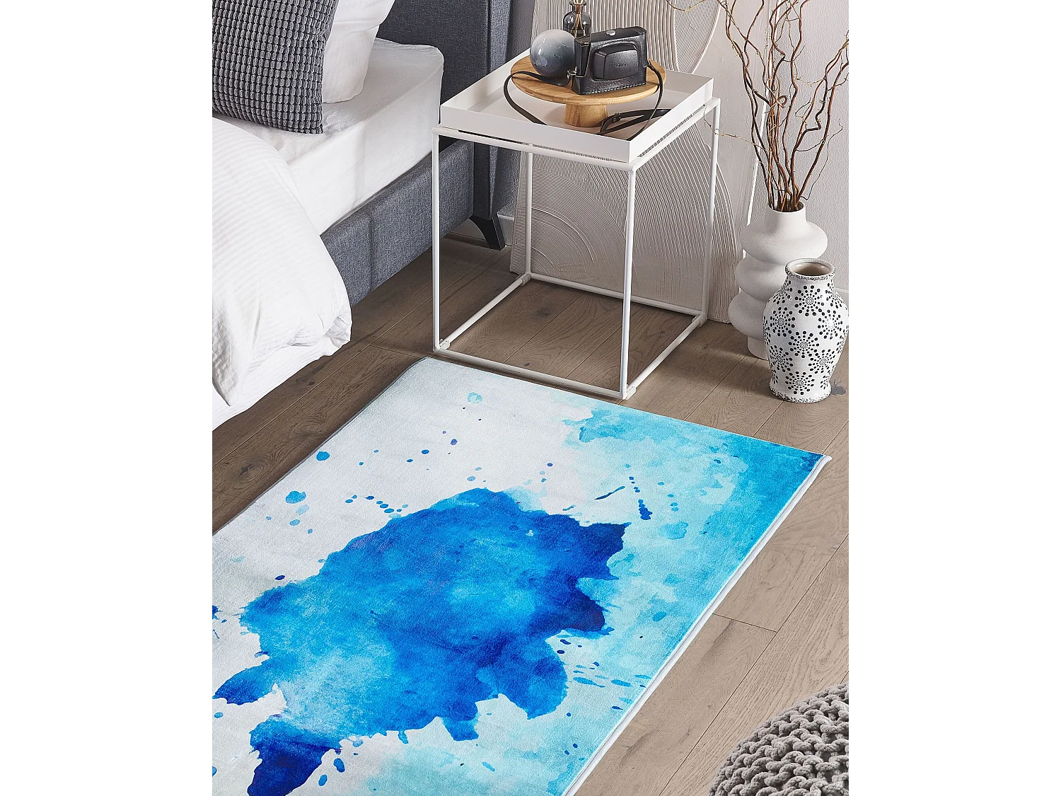 Wunderschöner, moderner Teppich mit abstraktem Muster in Blau 80 x 150 cm Odalar