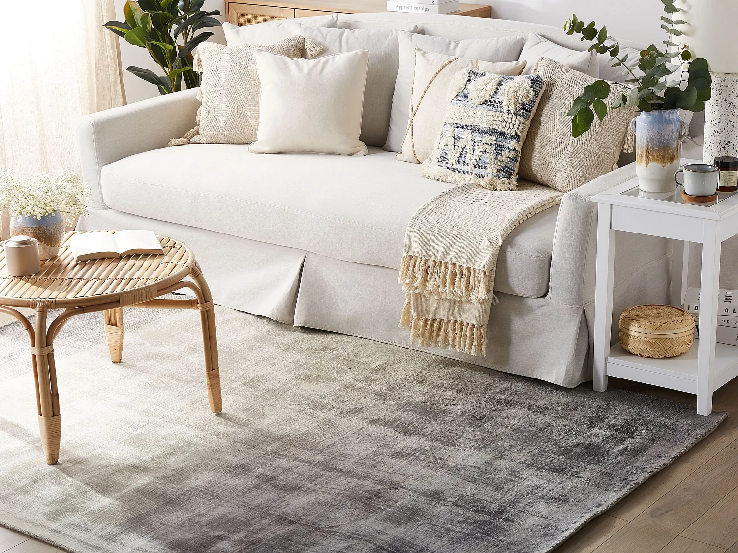 Alfombra de viscosa gris 140 x 200 cm ERCIS