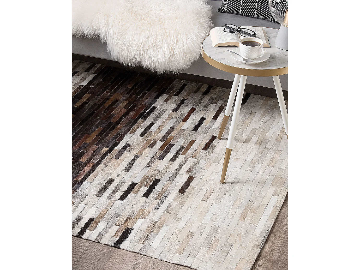 Vloerkleed leer bruin 140 x 200 cm SINNELI