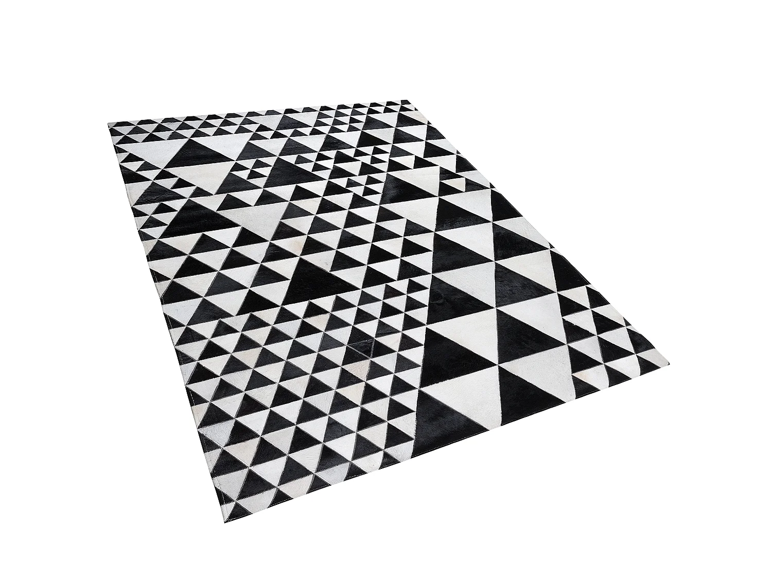 Tapis à motifs triangulaires noir et blanc 160 x 230 cm ODEMIS