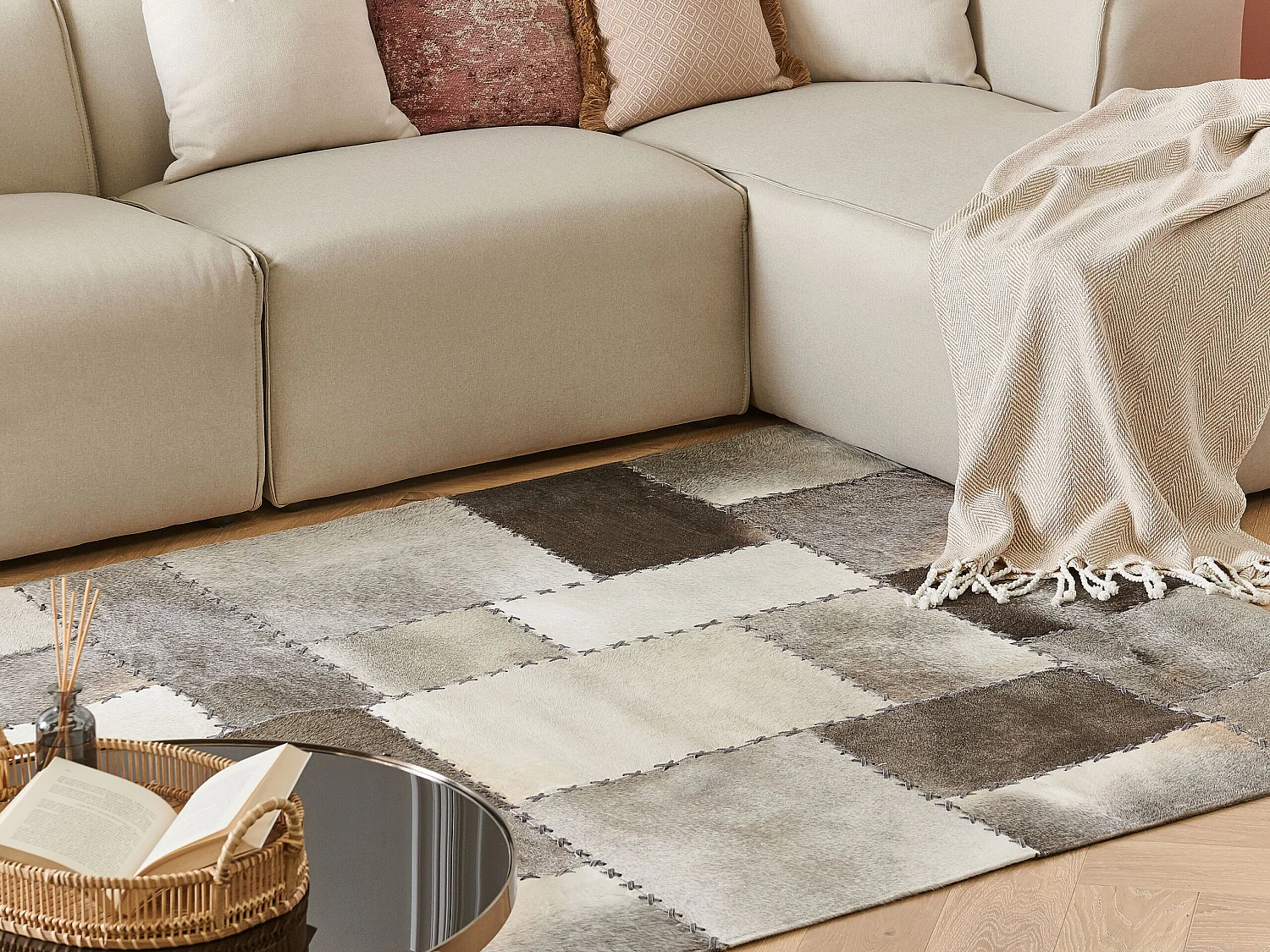 Tapis PERVARI 140 x 200 cm Cuir Taupe