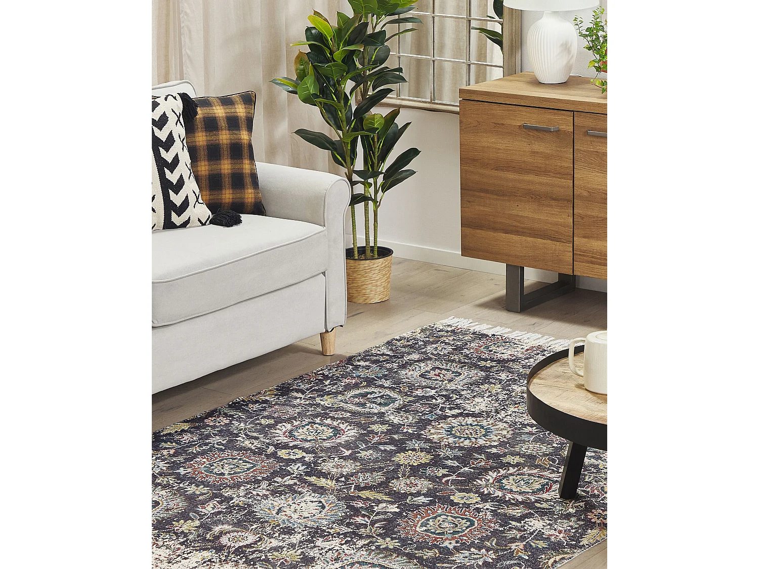 Orientalischer Teppich mehrfarbig Kurzflor Fransen rechteckig 140 x 200 cm Armutalan