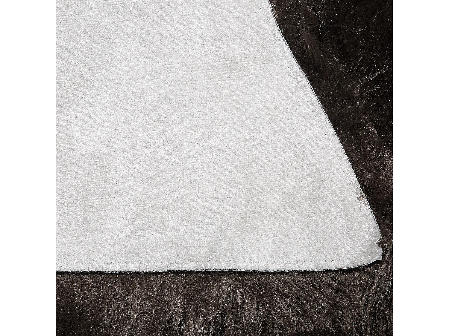 Kunstfell Teppich Schaf braun Überwurf Webpelz Fellform 63 x 95 cm Mungo