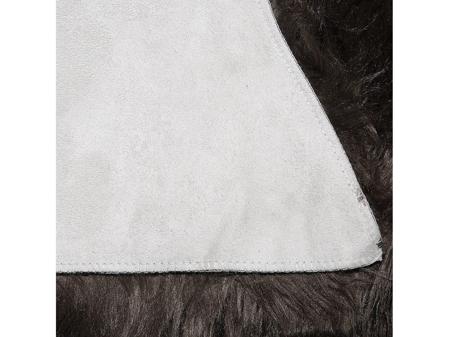 Kunstfell Teppich Schaf braun Überwurf Webpelz Fellform 63 x 95 cm Mungo