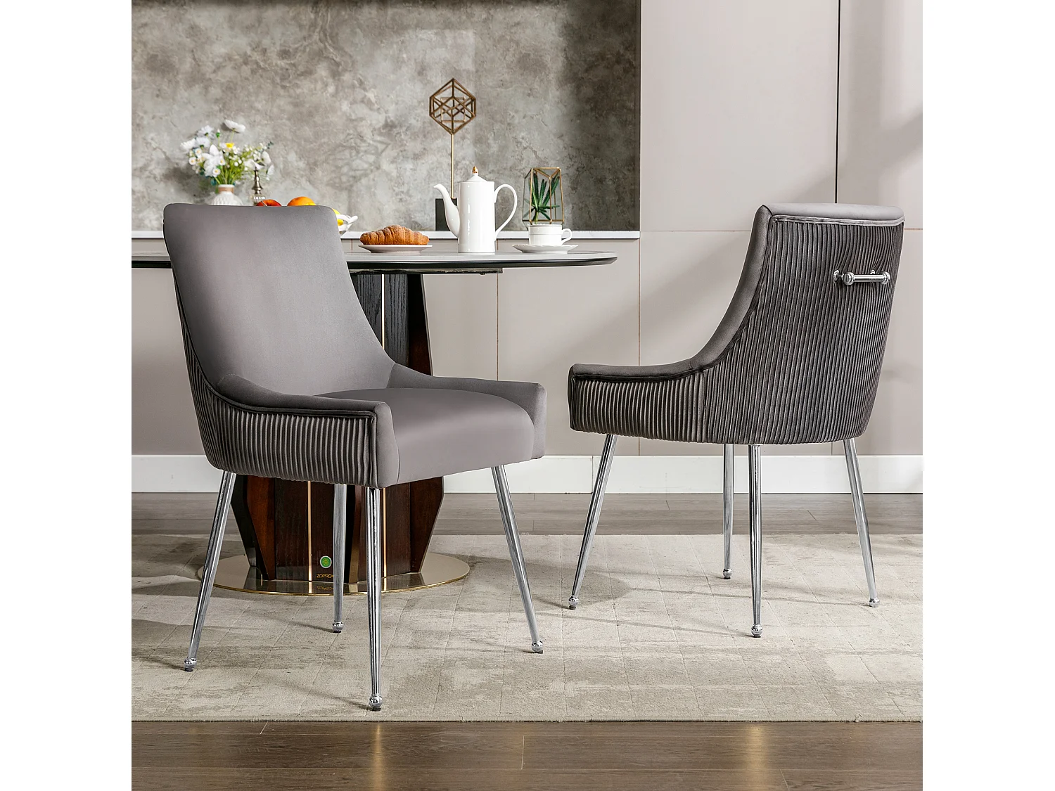 Set van 4 verticaal gestreepte grijze eetkamerstoelen