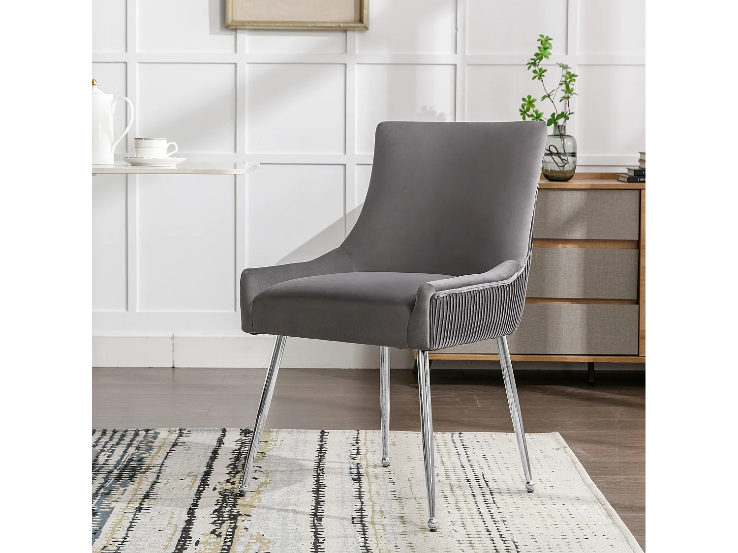 Set van 4 verticaal gestreepte grijze eetkamerstoelen