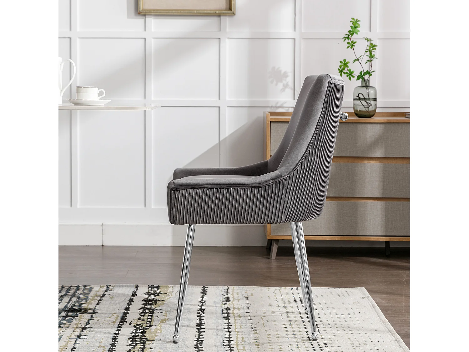 Set van 4 verticaal gestreepte grijze eetkamerstoelen